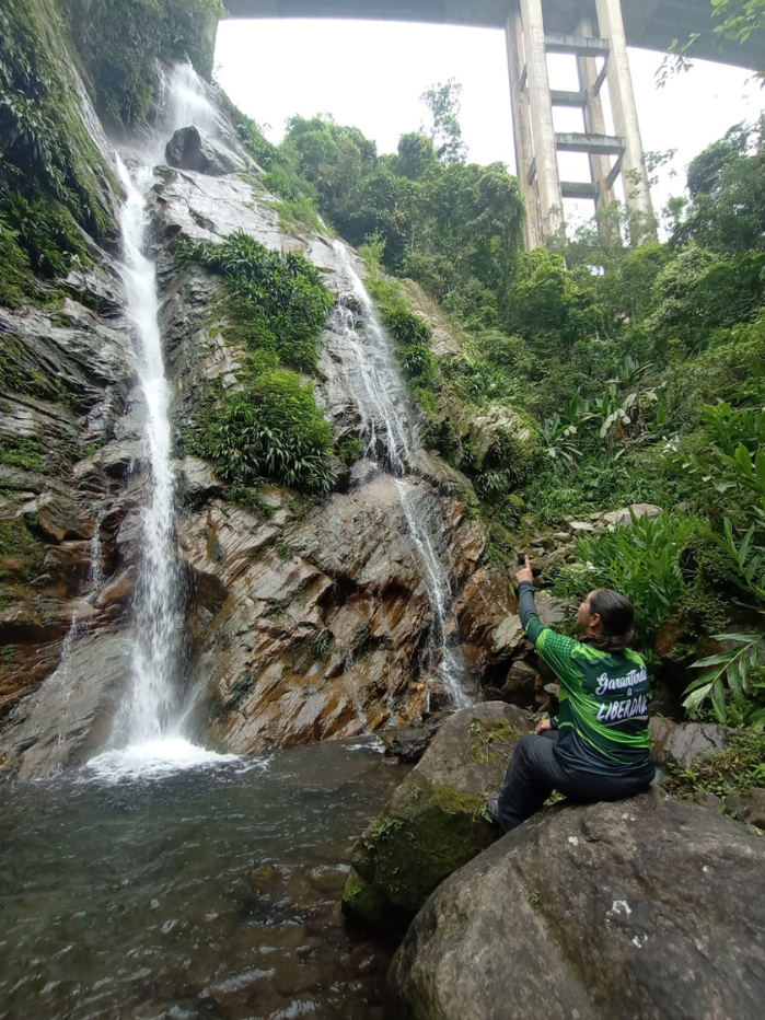 3CACHOEIRA CASTACA E PILOES