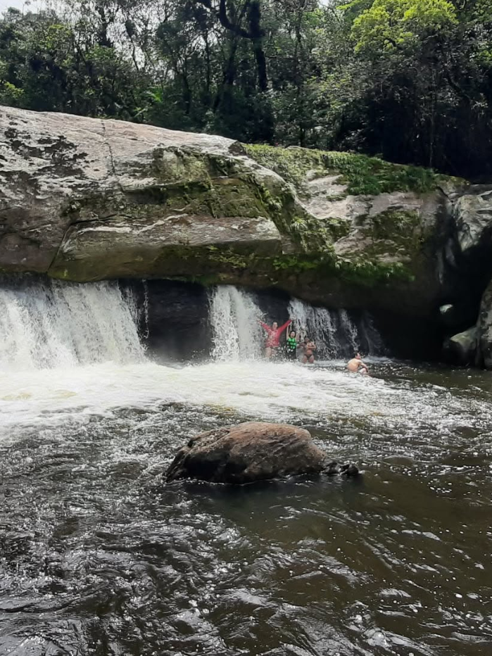 cachoeira-pedra-furada-biritiba-mirim16