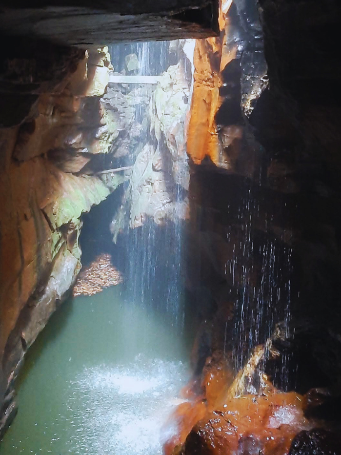 gruta-da-santa-parque-da-barreira-itarare1